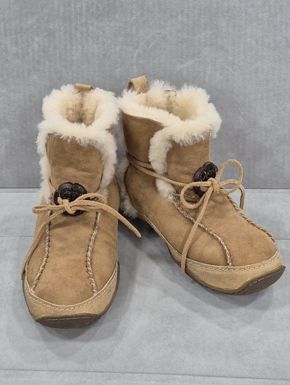 Sorel Pakua Boots Womens 9 tan lambskin sherpa fur lined